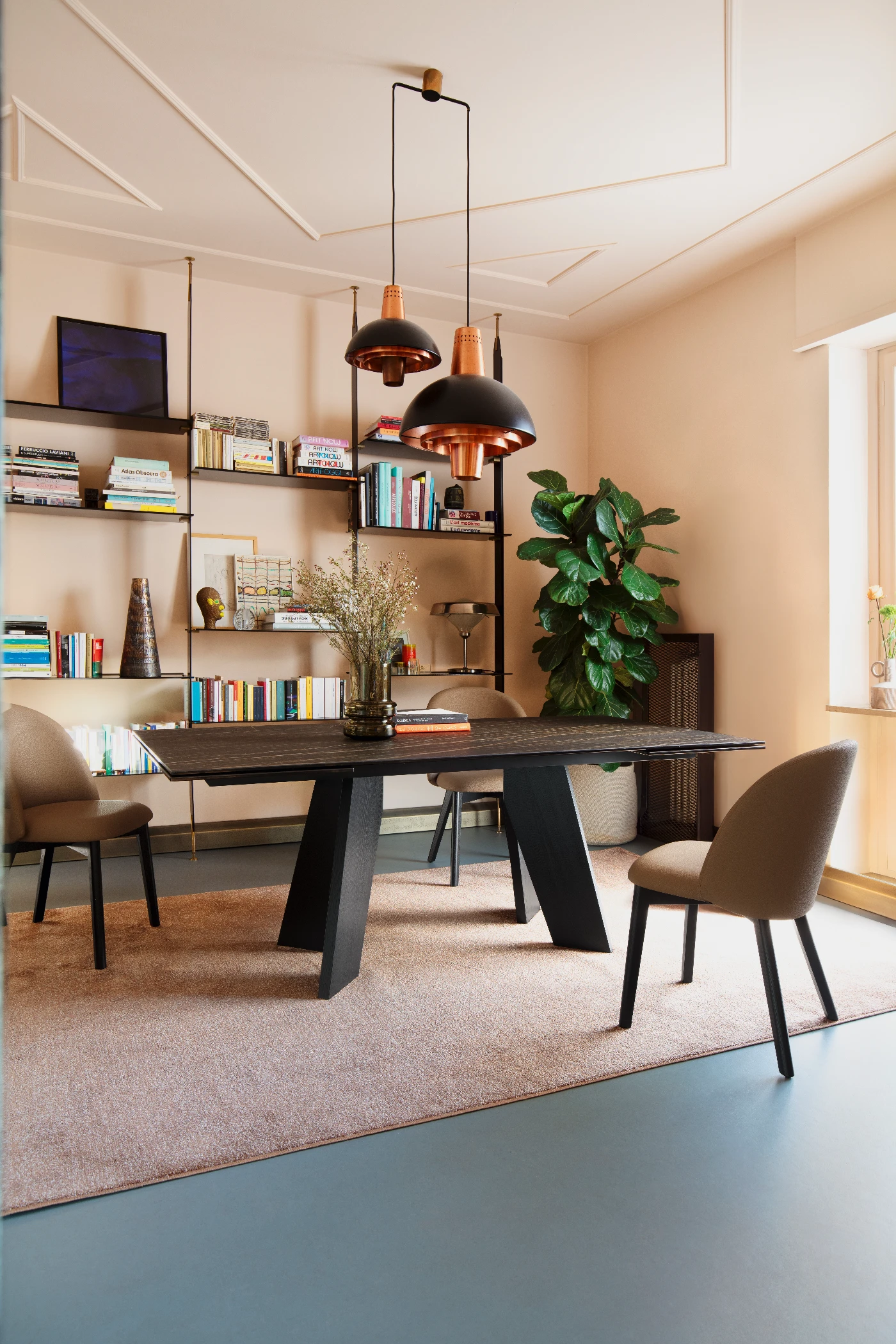 Product image of Victor Table